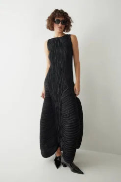 CULT MIA A-LINE SLEEVELESS PLEATED MAXI DRESS