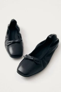 CULT MIA FREYA BALLET FLATS IN BLACK