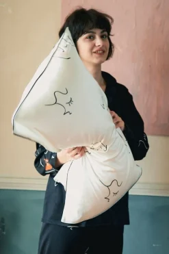CULT MIA THE DREAM SILK PILLOWCASE - WHITE